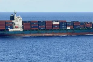 Στενά του Ορμούζ: Επίθεση σε πλοίο της CMA CGM – Τραυματίες μέλη του πληρώματος