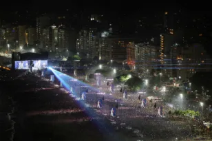 Ρίο ντε Τζανέιρο: Πάνω από 2 εκατ. άνθρωποι στη δωρεάν συναυλία της Σακίρα στην Κοπακαμπάνα