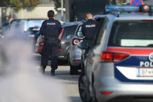 Αυστρία: Τρεις νεκροί από πυροβολισμούς έξω από εστιατόριο στο Λιντς