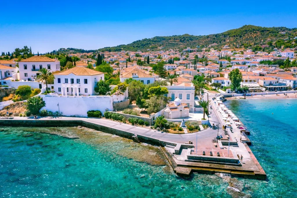 Τριήμερο Αγίου Πνεύματος: 3+1 προορισμοί για την πρώτη επίσημη βουτιά του καλοκαιριού!