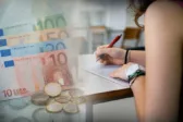 Πανελλαδικές: 1.000 ευρώ σε επιτυχόντες μαθητές