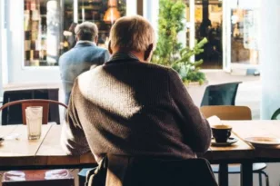 Μαζική έξοδος από την αγορά εργασίας: Ιστορικό ρεκόρ στις αιτήσεις συνταξιοδότησης το 2026