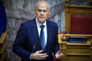 Το «αντίο» του πολιτικού κόσμου στον Νίκο Ταγαρά