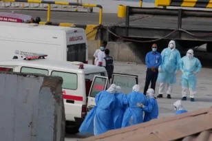 Χανταϊός: Σε εξέλιξη η γιγαντιαία επιχείρηση αποβίβασης από το «μολυσμένο» κρουαζιερόπλοιο