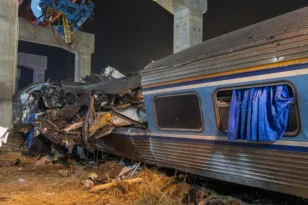 Τραγωδία στην Μπανγκόκ: Τρένο συγκρούστηκε με λεωφορείο – Τουλάχιστον 8 νεκροί