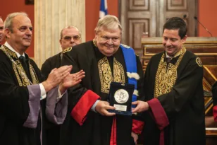 Επίτιμος διδάκτορας του ΕΚΠΑ ο Ευάγγελος Βενιζέλος