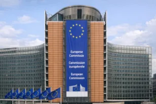 Γιατί η Ευρώπη θέλει να στρέψει τις αποταμιεύσεις των πολιτών στις επιχειρήσεις της