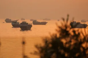Στενά του Ορμούζ: Αυξήθηκε η κυκλοφορία πλοίων μετά τη συμφωνία ΗΠΑ – Ιράν
