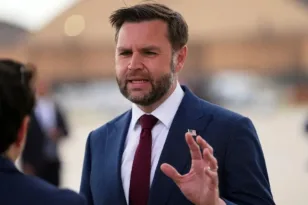 ΗΠΑ και Ιράν ένα βήμα πριν τη συμφωνία; Το μήνυμα Βανς και η σκιά του Ορμούζ