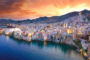 Διακοπές χωρίς αυτοκίνητο: 6 ελληνικοί προορισμοί που γυρίζεις με τα πόδια