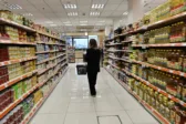 Σούπερ μάρκετ: Τα φρούτα και τα λαχανικά «σήκωσαν» τον μισό πληθωρισμό τον Μάιο
