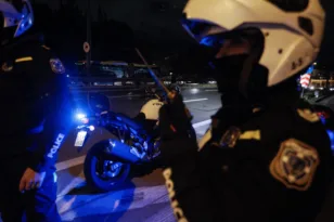 Πάτρα: Μπούκαρε στο διαμέρισμα της μάνας του και πήγε να την κάψει!