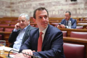 ΠΑΣΟΚ: Ζήτησε την κλήση στην Επιτροπή Θεσμών και Διαφάνειας Ντίλιαν και Δημητριάδη