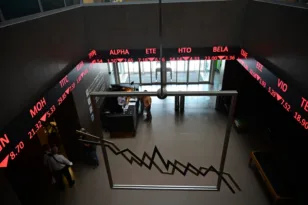 Χρηματιστήριο Αθηνών: Τέταρτη ημέρα πτώσης, εβδομαδιαία βουτιά 4% για τις τράπεζες