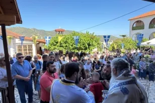 Ακράτα: Στη Θεία Λειτουργία ο Μητροπολίτης Ιερώνυμος ΦΩΤΟΓΡΑΦΙΕΣ