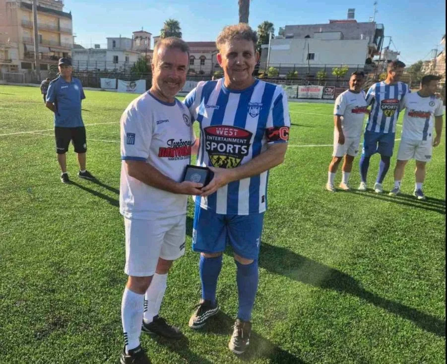 Πρόσφεραν θέαμα οι Παλαίμαχοι Πάτρας και Μεσολογγίου Πρόσφεραν θέαμα οι Παλαίμαχοι Πάτρας και Μεσολογγίου