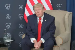 Η G7 είχε πολέμους, διπλωματία και τον Τραμπ να ποζάρει μόνος του με thumbs up