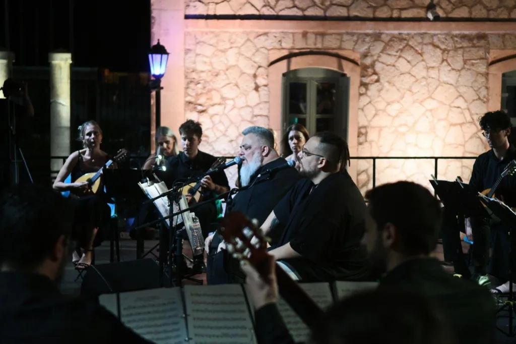 Active Member με Νυκτά Έγχορδα: Η Πάτρα άκουσε low bap αλλιώς ΦΩΤΟ