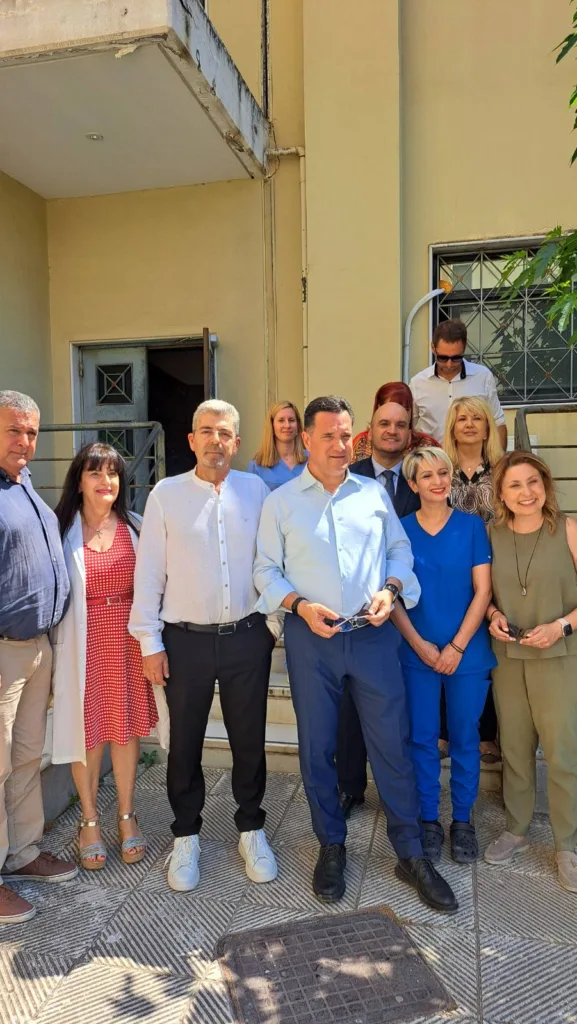 Περιοδεία Άδωνι στα Νοσοκομεία της Πάτρας: Πρόοδος στα κτίρια, ελλείψεις σε προσωπικό - «Θα κάνουμε το παν» για το Ακτινολογικό του Καραμανδανείου Άνδρας στην Πάτρα