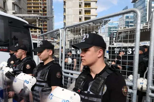 Άγρια αστυνομική επιχείρηση