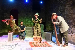 Πάτρα: Απόψε η πρεμιέρα των «Αλαφροΐσκιωτων» του Ρεφενέ στο θέατρο Αγορά