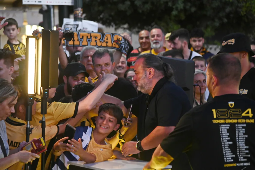 Αποθέωση για Μάριο Ηλιόπουλο στην Πάτρα