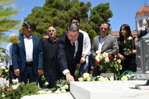 Το ΠΑΣΟΚ με εκδήλωση στο Καλέντζι απέναντι στις φυγόκεντρες δυνάμεις: Ασπίδα μνήμης κόντρα στις διαρροές