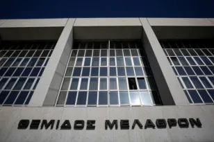«Ναι μεν αλλά» από τους servicers για τα δάνεια του νομου Κατσέλη: Παζάρι για τα αναδρομικά
