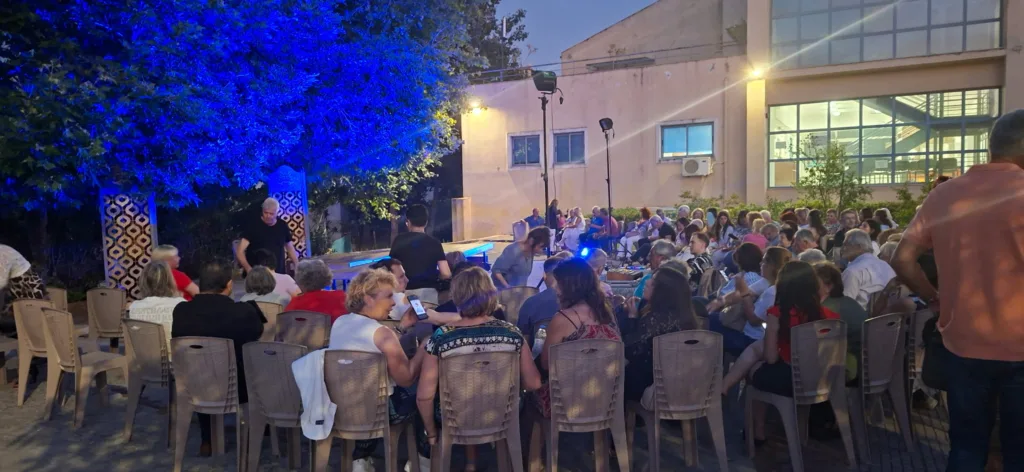 Το Άρμα Θέσπιδος του ΔΗΠΕΘΕ Πάτρας συνεχίζει την καλοκαιρινή του περιοδεία με τον Επιθεωρητή του Νικολάι Γκόγκολ