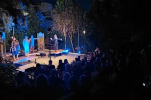 Το Άρμα Θέσπιδος του ΔΗΠΕΘΕ Πάτρας συνεχίζει την καλοκαιρινή του περιοδεία με τον Επιθεωρητή του Νικολάι Γκόγκολ