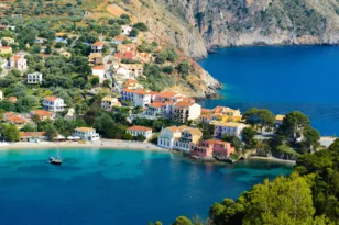 Ιθάκη και Κεφαλονιά: Ο απόλυτος οδηγός για «island hopping» με αφετηρία την Δυτική Ελλάδα