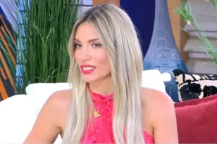 Γιατί η Αθηνά Οικονομάκου λέει ότι αυτός ο γάμος ήταν διαφορετικός για εκείνη