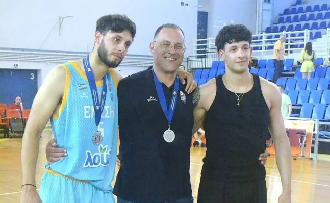 Η συγκινητική φωτογραφία του Γιάννη Μπαζίνα με τον Περικλή και τον Νάσο