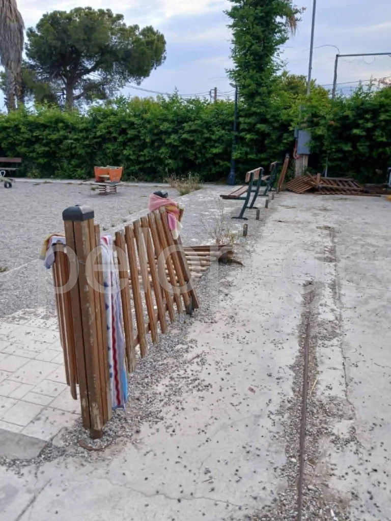 Βραχνέικα: Νεαροί προκάλεσαν καταστροφές στην παιδική χαρά ΦΩΤΟ