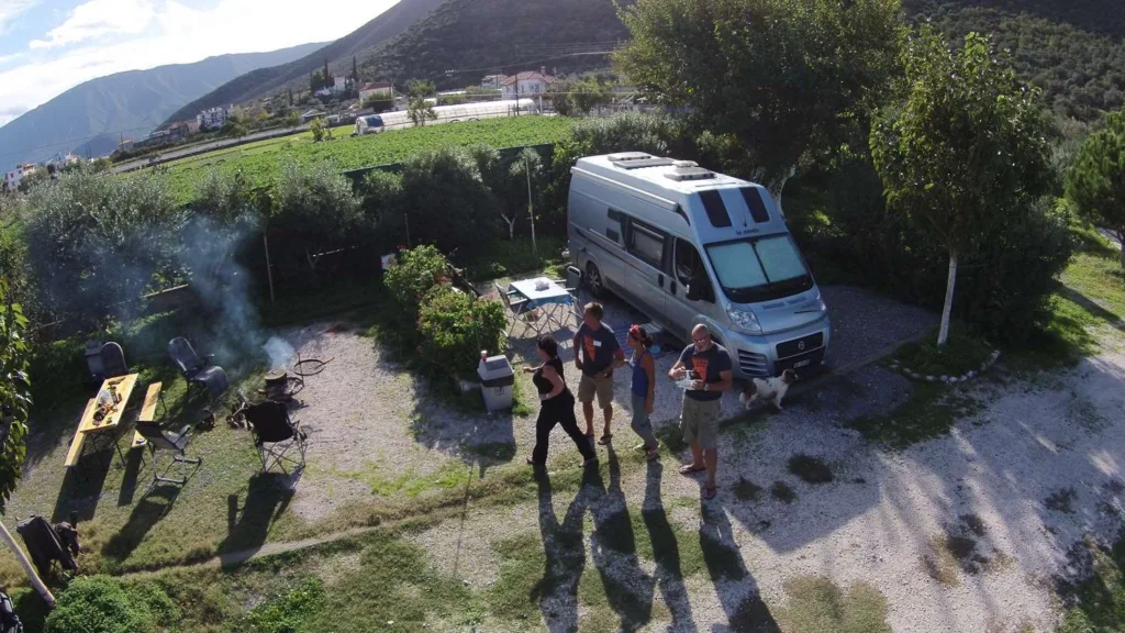 Camping: 5 ονειρικές στάσεις στην Πελοπόννησο Camping: 5 ονειρικές στάσεις στην Πελοπόννησο