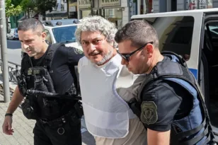 Πάτρα: Αγνώριστος μετά από 27 χρόνια ο Τζέιμς Δαλαμάγκας – Στον εισαγγελέα ο καταζητούμενος της Αυστραλίας ΦΩΤΟ