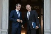 Ψηφιακή «ασπίδα» στο Πεντάγωνο: Μητσοτάκης και Δένδιας εγκαινιάζουν το υπερσύγχρονο Κέντρο Κυβερνοάμυνας του ΓΕΕΘΑ