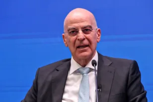 Δένδιας για τις πρώτες εθελόντριες στον Στρατό: Μεγάλο βήμα για την ισότιμη εκπροσώπηση των γυναικών στις Ένοπλες Δυνάμεις