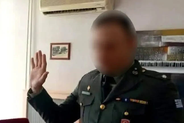 «Δεν έχω ορκιστεί στον Δία. Όλα τα υπόλοιπα είναι του ιερέα», σάλος με εικόνα στρατιωτικού να ορκίζεται στο Δωδεκάθεο