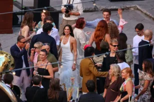 Dua Lipa – Callum Turner: Παραμυθένιο γαμήλιο πάρτι στο Παλέρμο με λαμπερούς καλεσμένους
