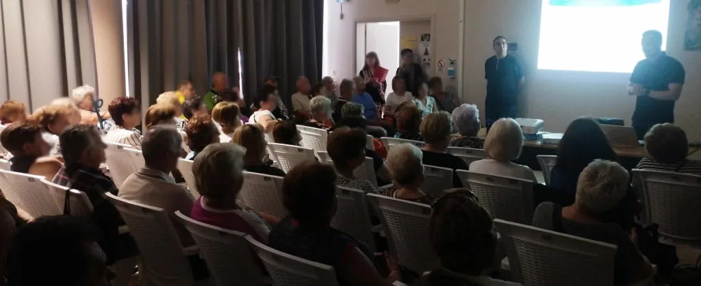 Πάτρα: Η ΕΛΑΣ στα ΚΑΠΗ για τις απάτες σε ηλικιωμένους – Τα κόλπα που χρησιμοποιούν οι δράστες Πάτρα: Η ΕΛΑΣ στα ΚΑΠΗ για τις απάτες σε ηλικιωμένους – Τα κόλπα που χρησιμοποιούν οι δράστες