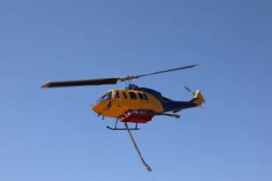 «Χτυπάνε οι έλικες μέσα στο νερό, γίνεται έκρηξη, παίρνει φωτιά και βυθίζεται», αυτόπτης μάρτυρας για την πτώση ελικοπτέρου στη Λίμνη Αώου