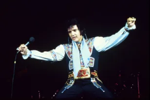 Elvis Presley: Το τελευταίο live, το «Can’t Help Falling in Love» και η βραδιά που γράφτηκε αργότερα στην ιστορία