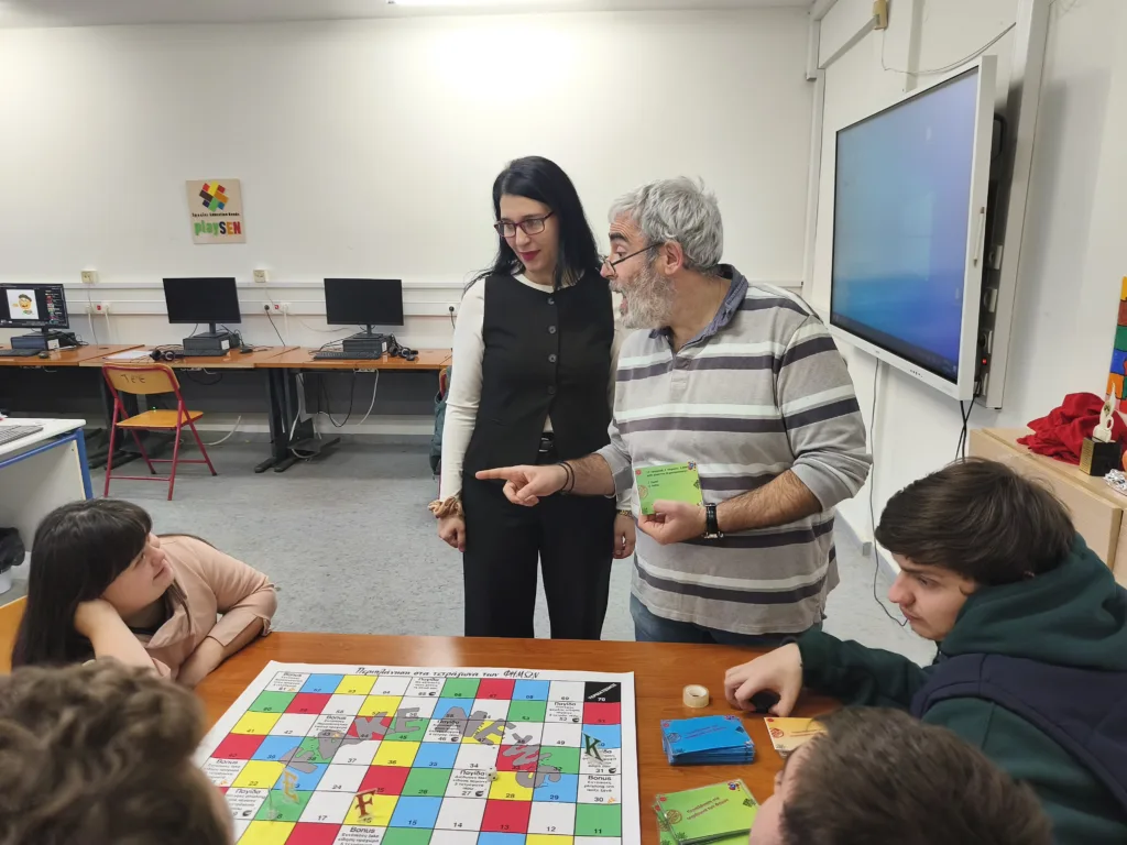 Πάτρα: Πρώτο βραβείο σε διεθνή διαγωνισμό για μαθητές του ΕΝΕΕΓΥ-Λ με παιχνίδι για τα fake news Πάτρα: Πρώτο βραβείο σε διεθνή διαγωνισμό για μαθητές του ΕΝΕΕΓΥ-Λ με παιχνίδι για τα fake news