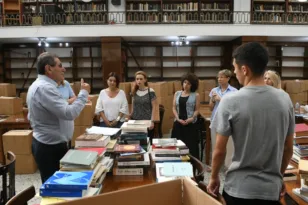 Πάτρα: Αρχίζει η αναγέννηση της Δημοτικής Βιβλιοθήκης – Μεταφέρονται 200.000 τόμοι ΦΩΤΟ