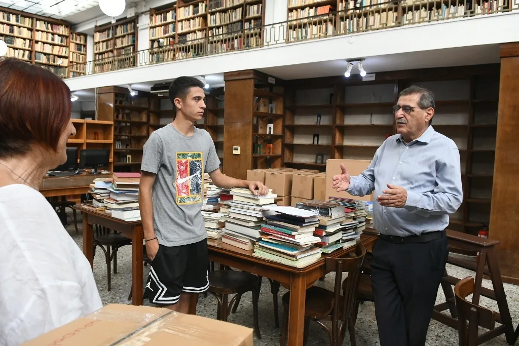 Πάτρα: Αρχίζει η αναγέννηση της Δημοτικής Βιβλιοθήκης – Μεταφέρονται 200.000 τόμοι ΦΩΤΟ Πάτρα: Αρχίζει η αναγέννηση της Δημοτικής Βιβλιοθήκης – Μεταφέρονται 200.000 τόμοι ΦΩΤΟ