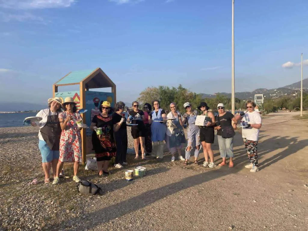 Πάτρα: Η πλαζ της Αγυιάς ετοιμάστηκε για το καλοκαίρι και γέμισε χρώμα ΦΩΤΟ