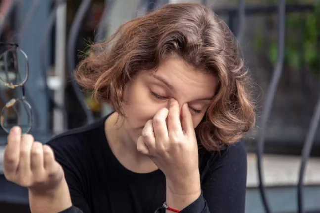 Όταν (μας) φαγουρίζουν τα μάτια, δεν πρέπει να τα τρίβουμε, δείτε τους σοβαρούς λόγους