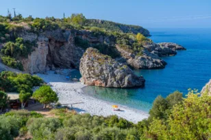 Από Σελινίτσα μέχρι Λιμένι: Πώς να οργανώσεις τις βουτιές σου στη Μέσα Μάνη