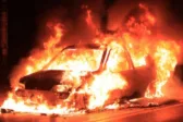 Συναγερμός τη νύχτα στο Ρίο: Στις φλόγες δύο σταθμευμένα αυτοκίνητα